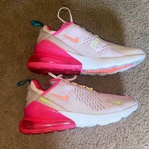 Nike Women AirMax 270